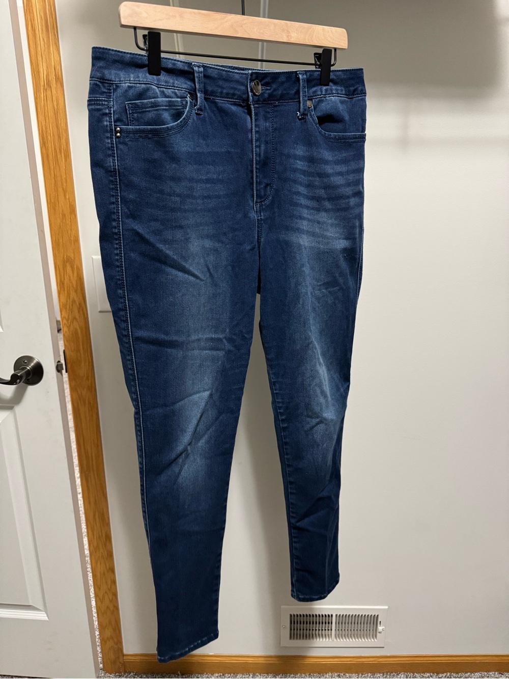 Silver Jeans Women's Skinny Jeans in Dark Blue Wash
